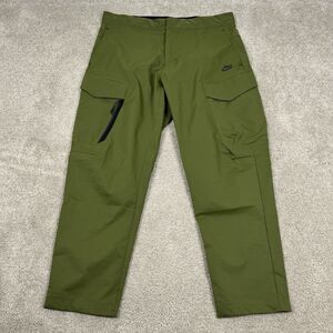 NIKE TECH WOVEN UTILITY CARGO PANTS SIZE 36 MEN'S OLIVE GREEN TAPERED DH3866-326